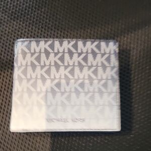 NWT Michael Kors Cooper Women's BIFOLD Wallet